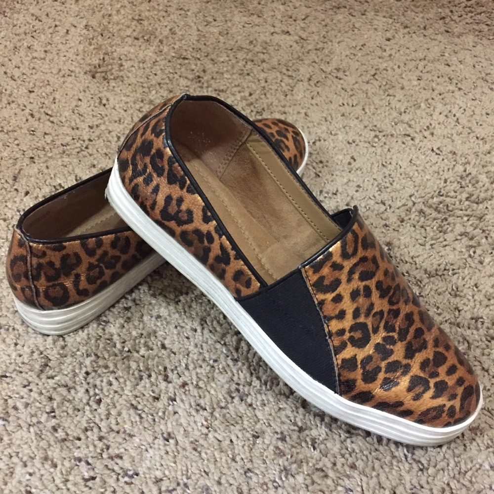 leather slip on shoes cheetah pattern